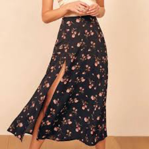 Reformation Dresses & Skirts - Reformation Zoe side-slit midi skirt in the Romy black and floral skirt Sz 8